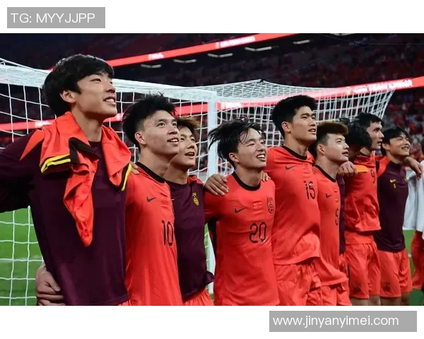 青岛红狮足球队奋勇拼搏展现青春风采助力城市体育发展与文化传播